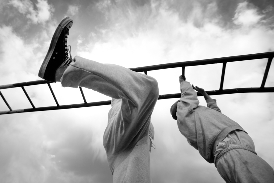 Recruits on the obstacle course.