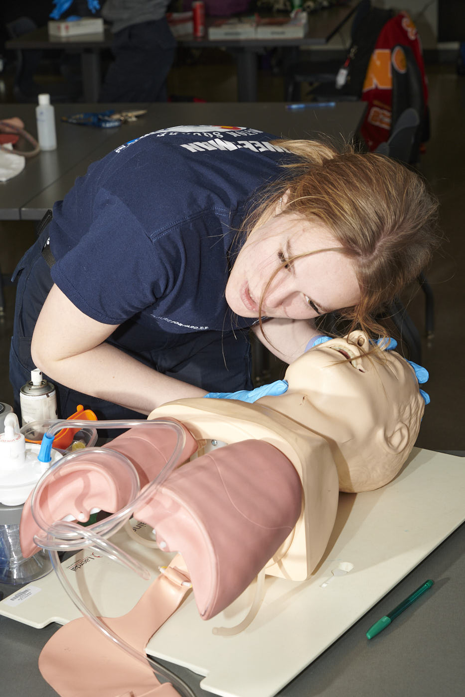 014-female-student-practicing-cpr