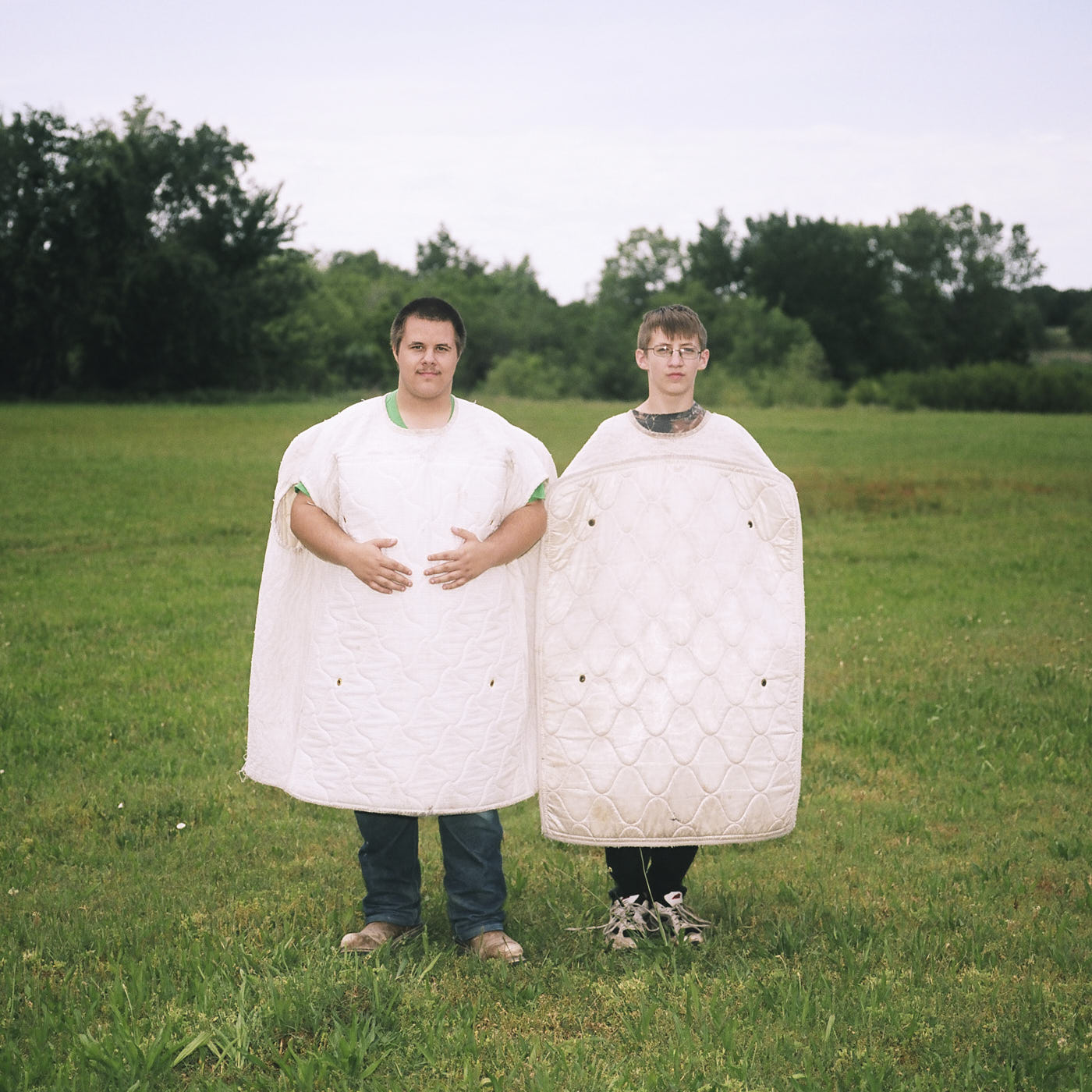 021-two-boys-selling-matresses-portrait